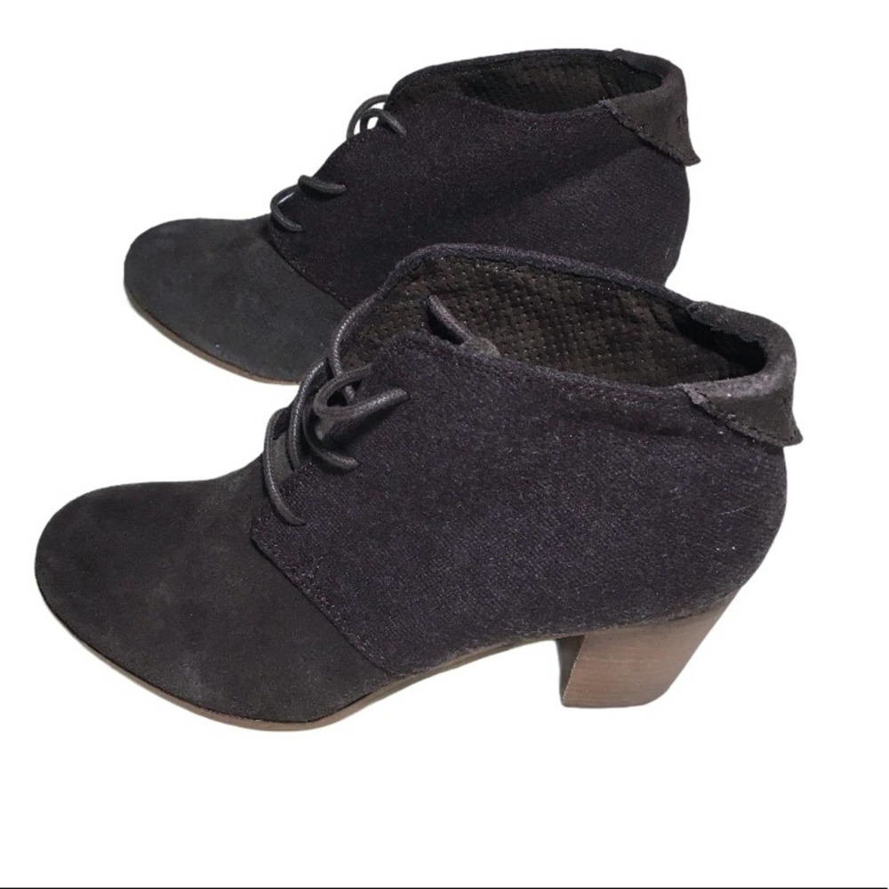 Tom’s Lunata Lace Up Brown Suede Ankle Boots 9